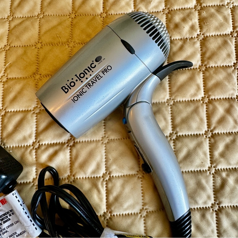 Bio Ionic travel pro folding hair dryer
